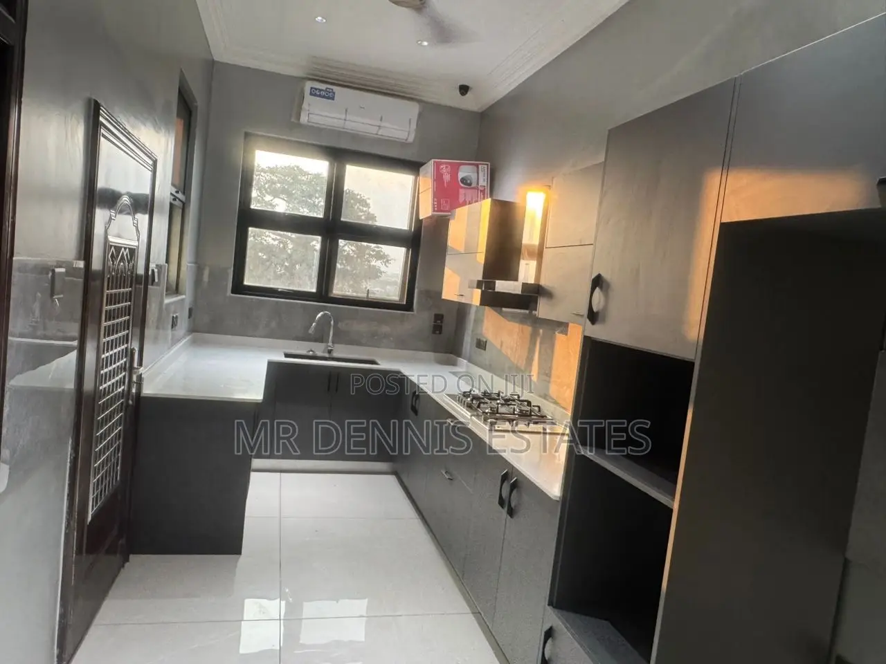 3bdrm Apartment in Achimota Apartments, Mile 7 for rent