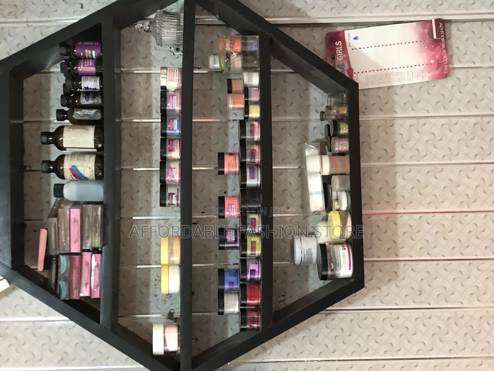 Polish Station and Towels Rack