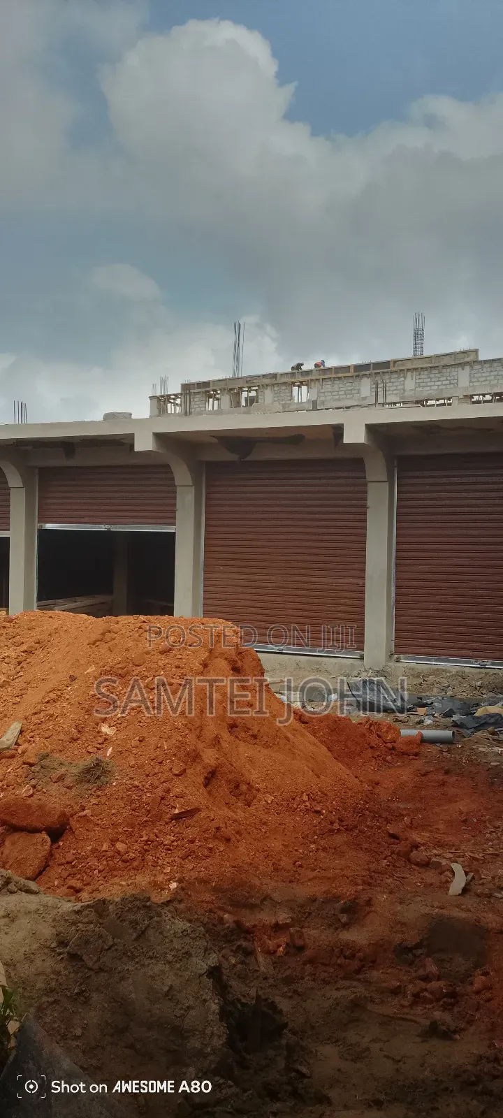 Shop for Rent at Madina