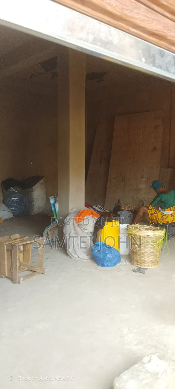 Shop for Rent at Madina