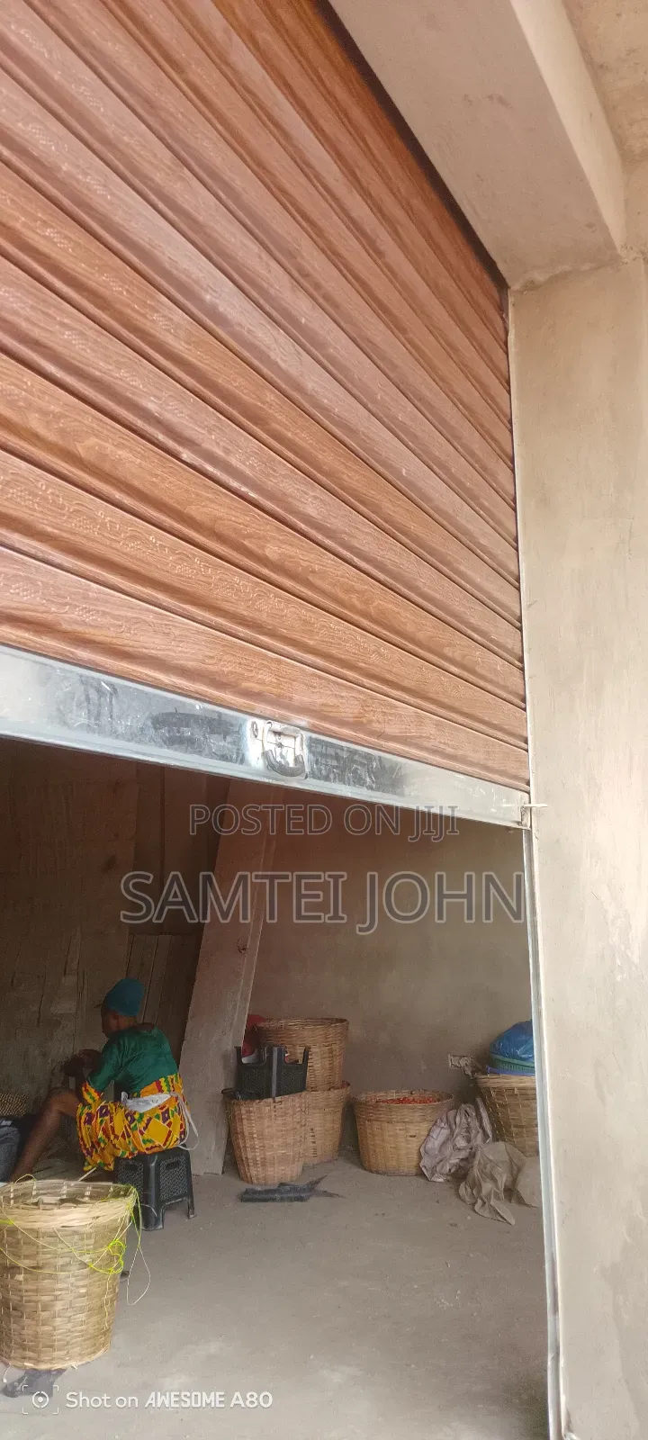 Shop for Rent at Madina