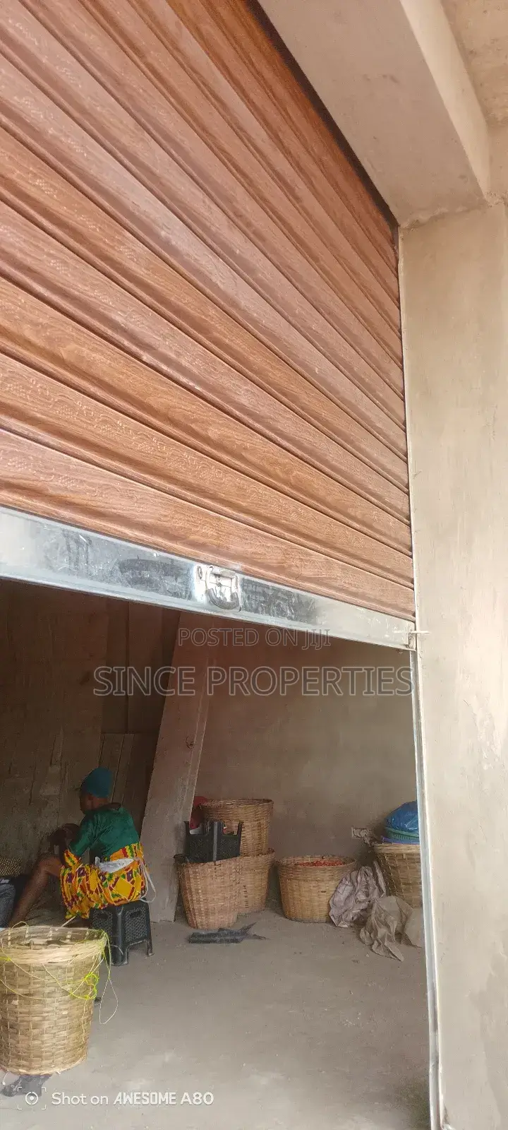 Shop for Rent at Madina