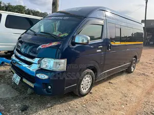 Toyota HiAce 2010 Blue