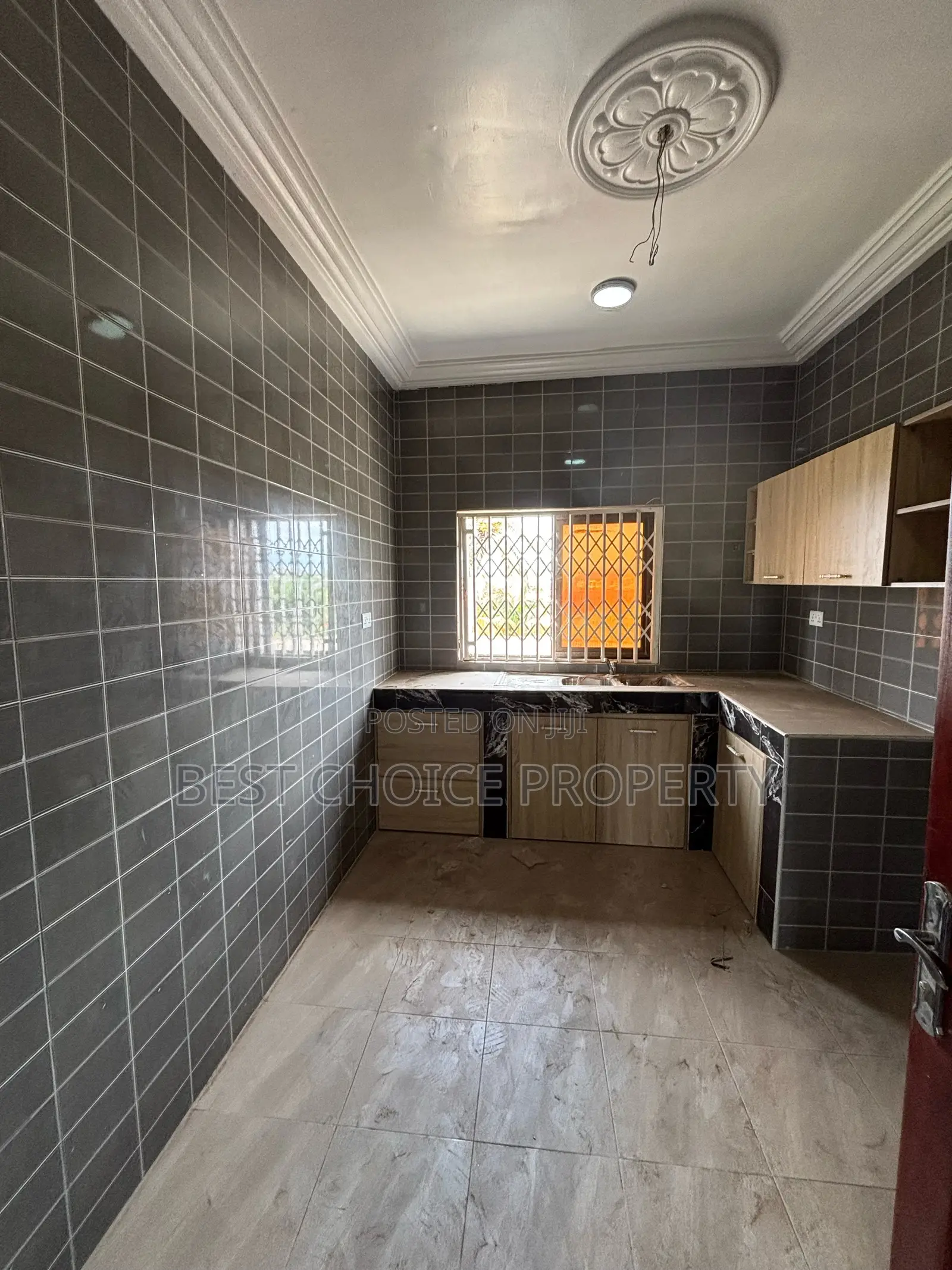 2bdrm Apartment in Little Roses, Ashaley Botwe for rent