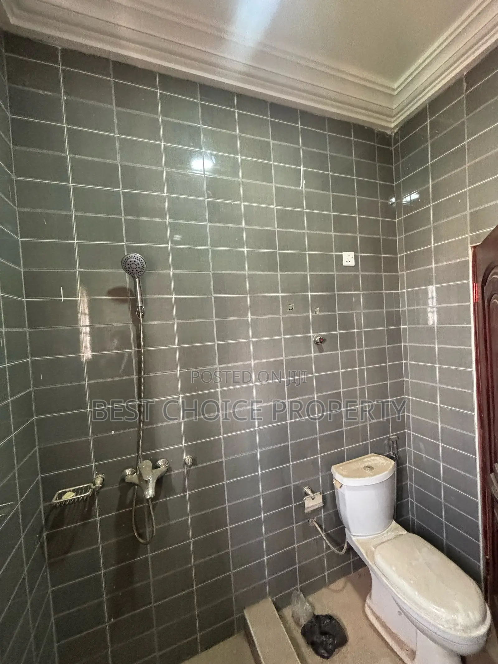 2bdrm Apartment in Little Roses, Ashaley Botwe for rent