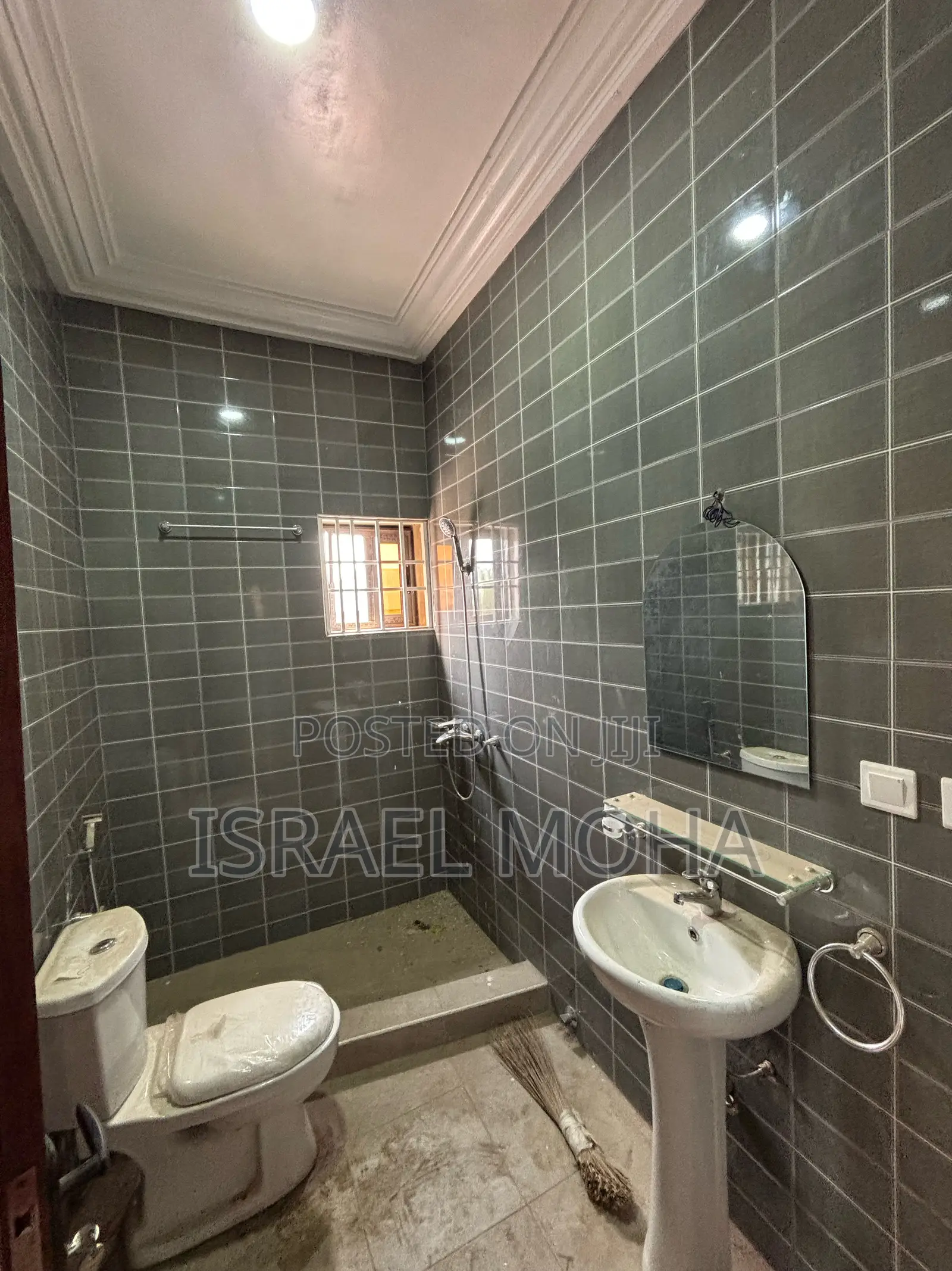 2bdrm Apartment in Little Roses, Ashaley Botwe for rent