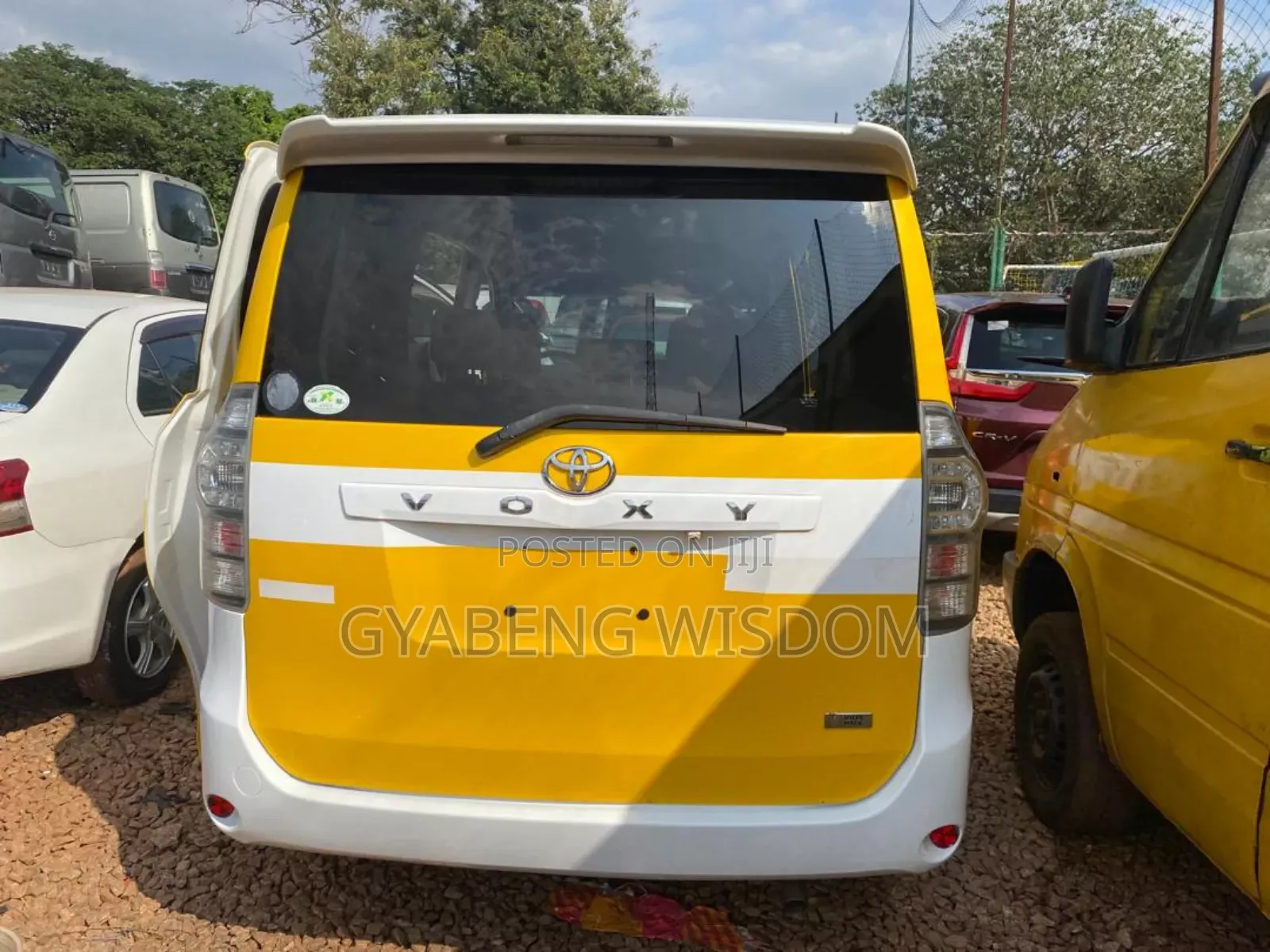Toyota Voxy 2013 Yellow