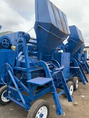 Self Loading Concrete Mixer