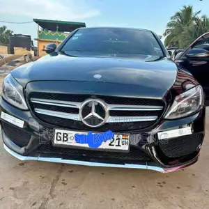 Photo - Mercedes-Benz C300 2016 Black