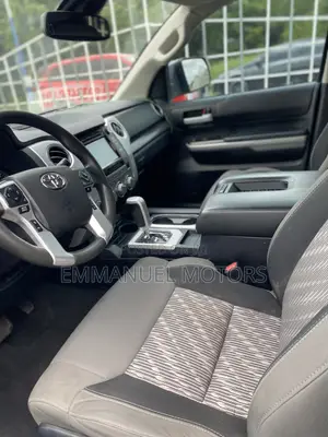 Toyota Tundra 2018 Silver
