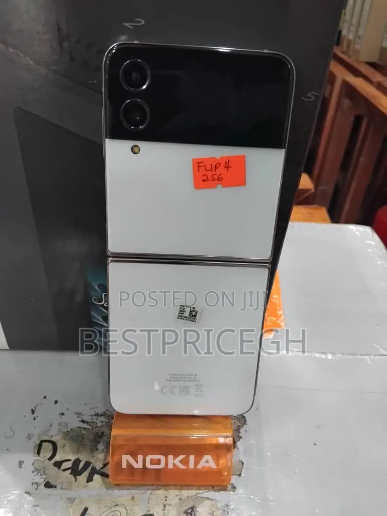 Samsung Galaxy Z Flip4 256 GB White