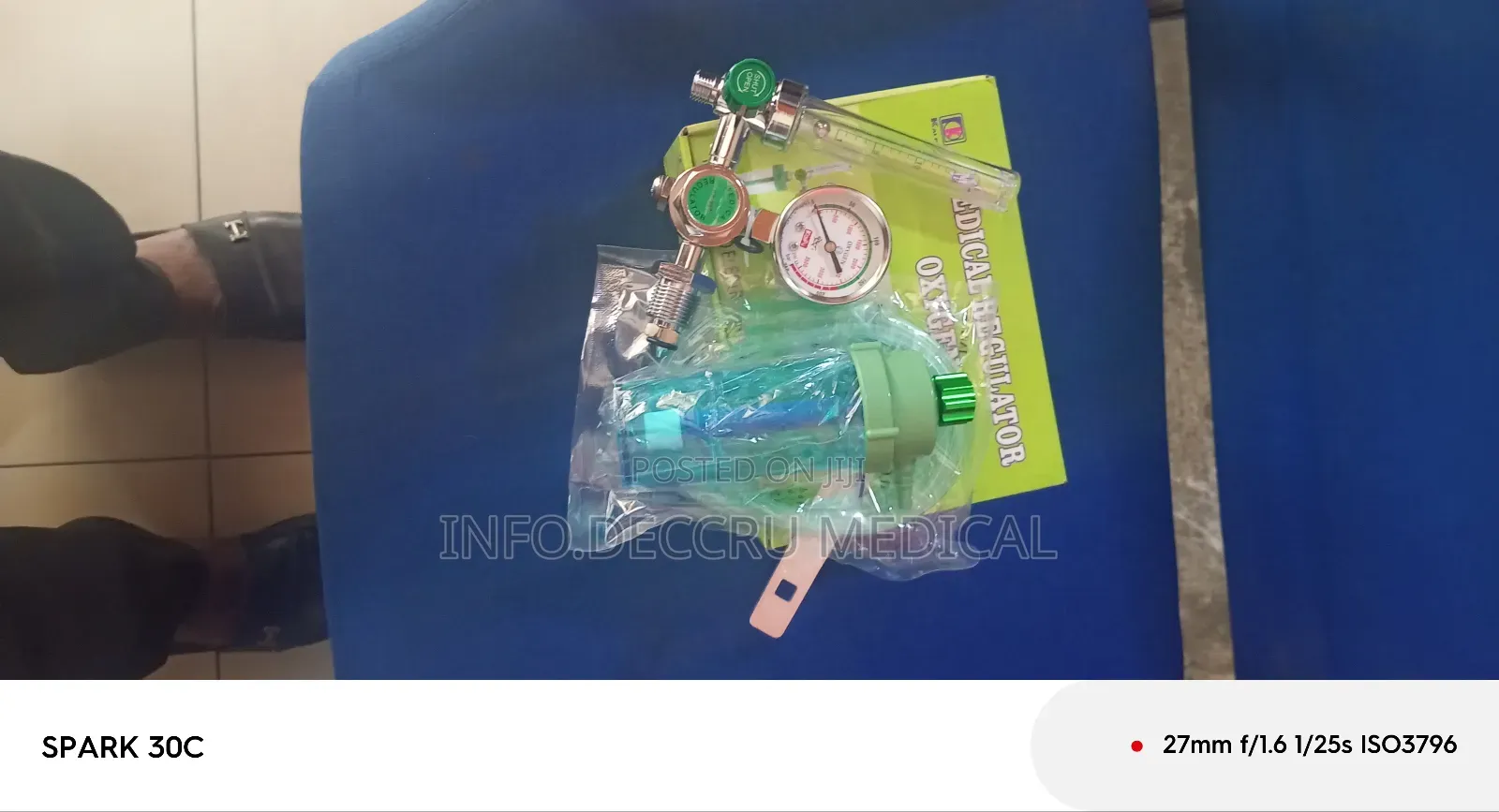 Oxygen Cylinder 40.5l With Trolley and Flowmeter