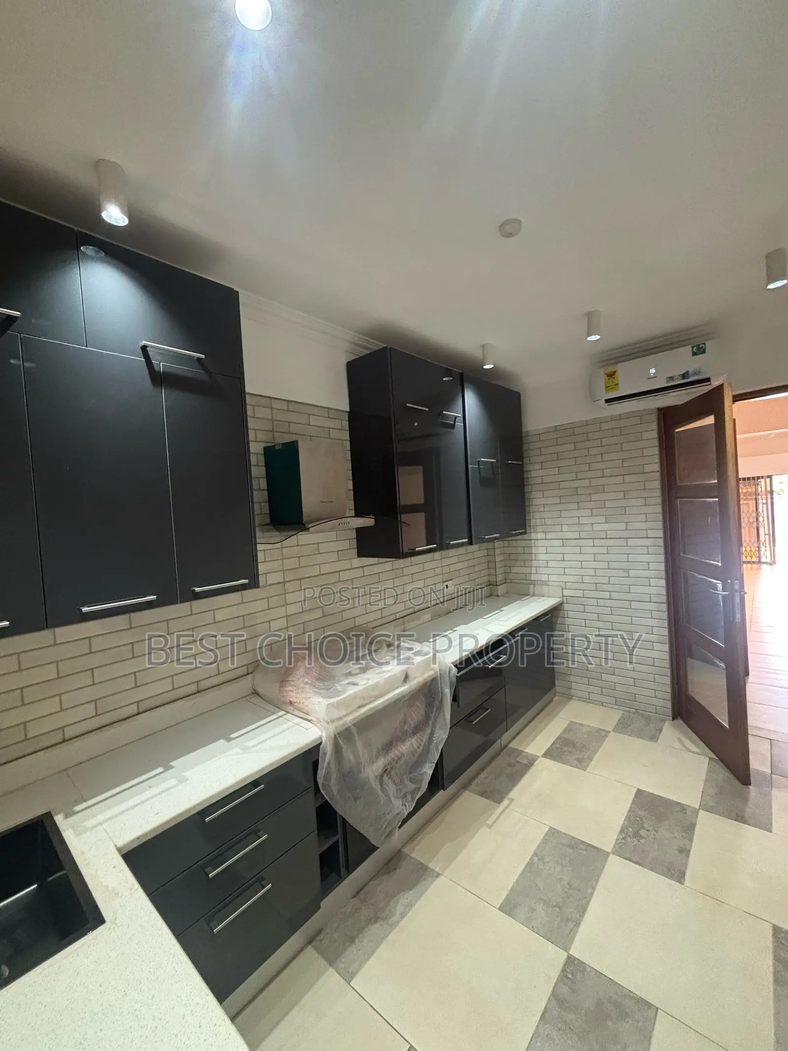 4bdrm Duplex in Oyarifa for Sale