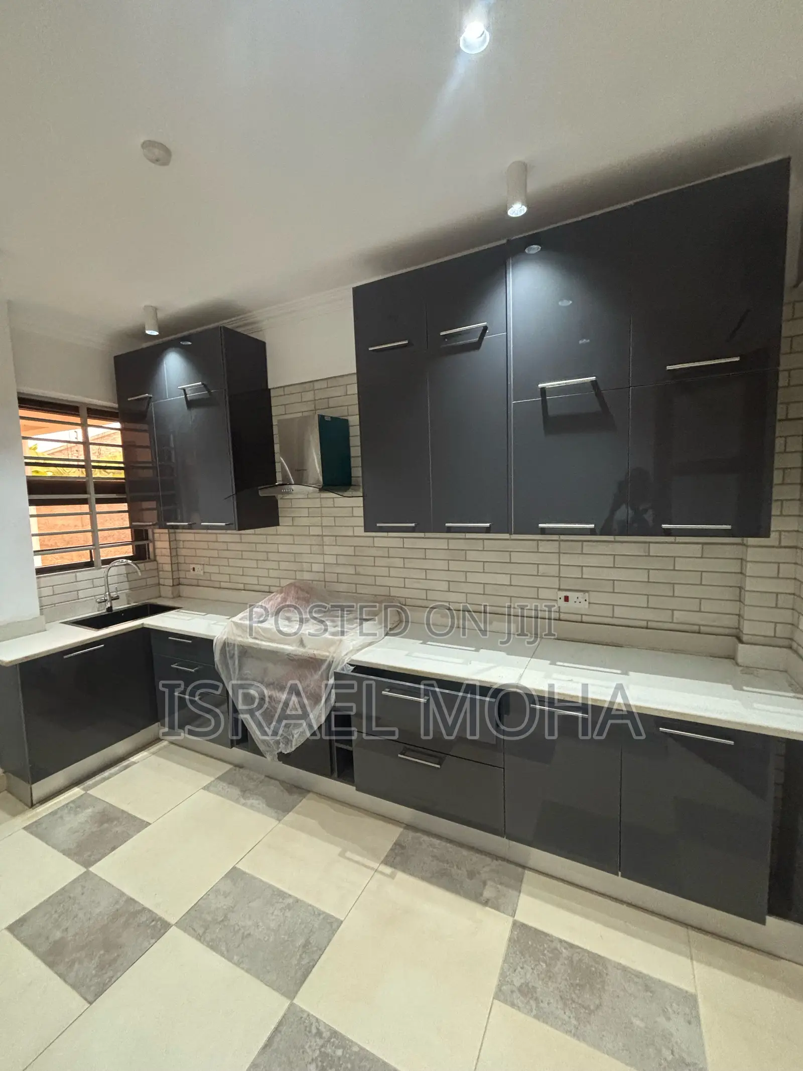 4bdrm Duplex in Oyarifa for Sale