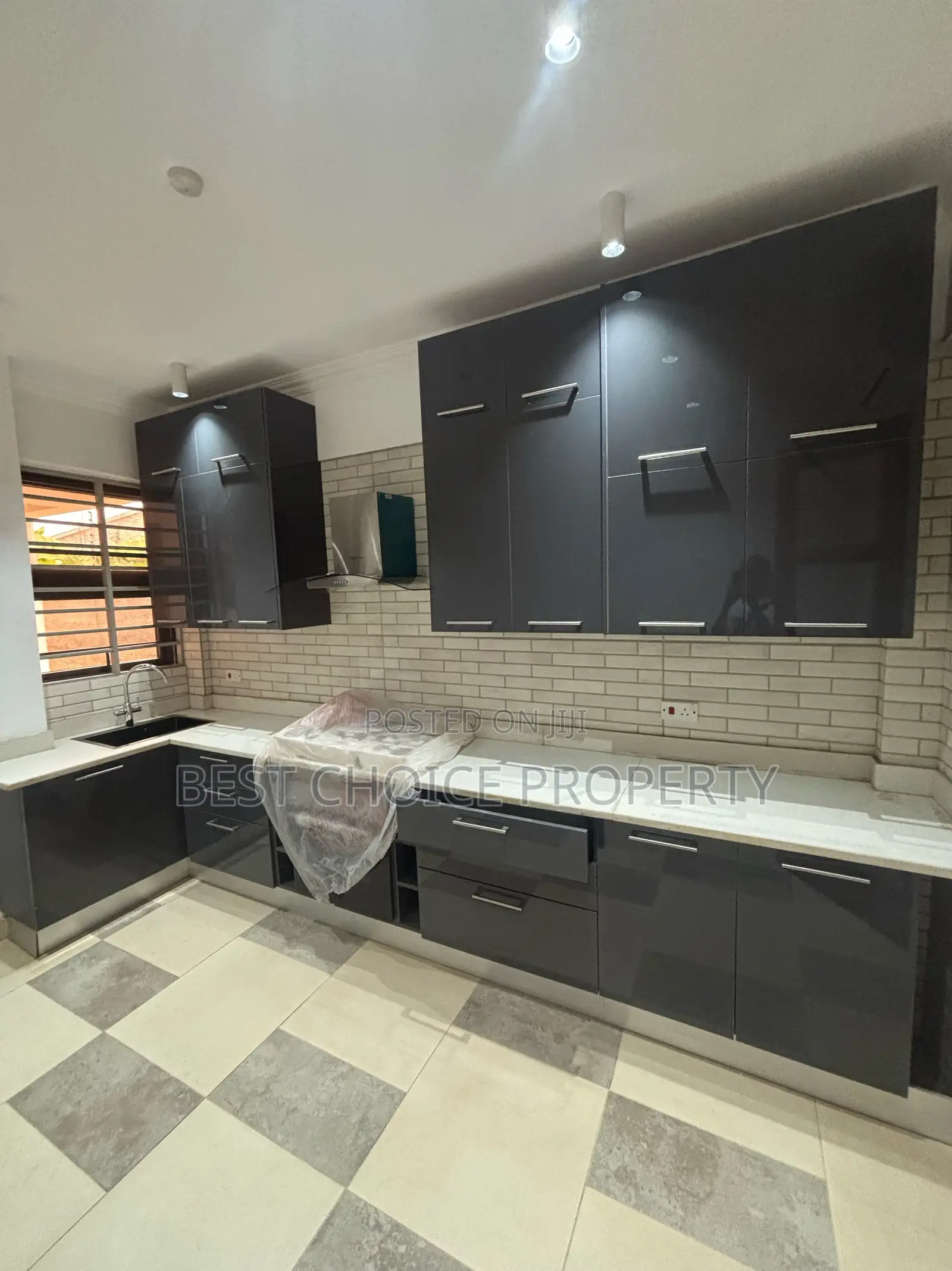 4bdrm Duplex in Oyarifa for Sale