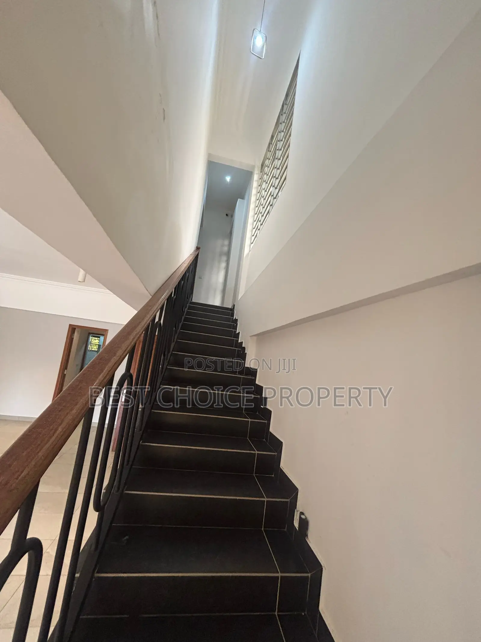 4bdrm Duplex in Oyarifa for Sale