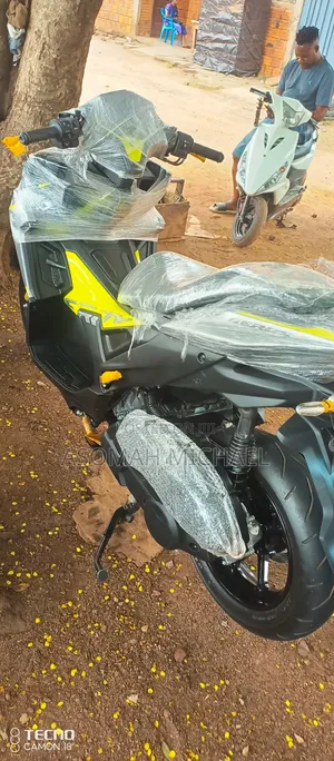 New Yamaha NMAX 155 2025 Yellow