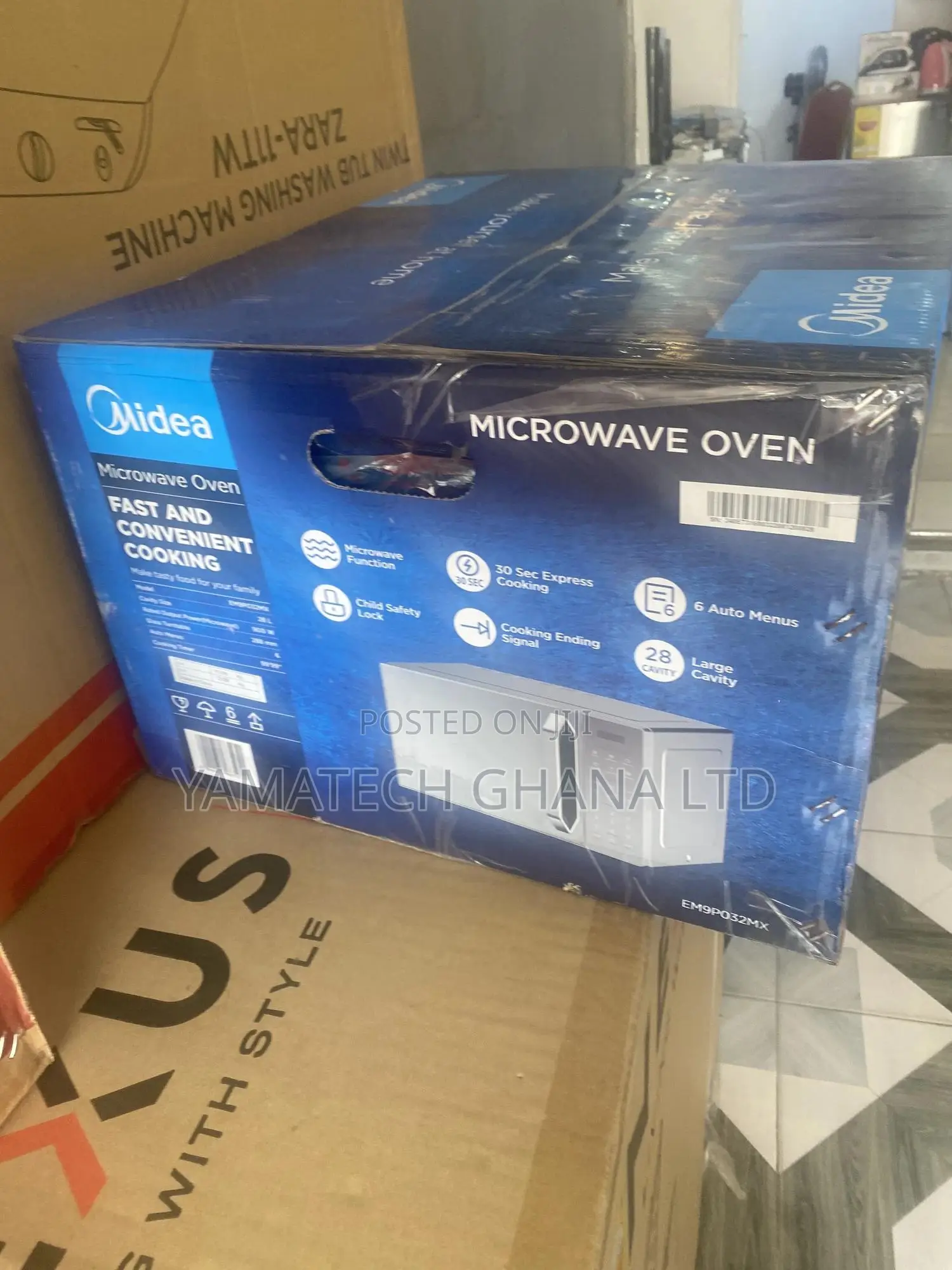 Midea 28 Litre Microwave Oven With Digital Led Screen