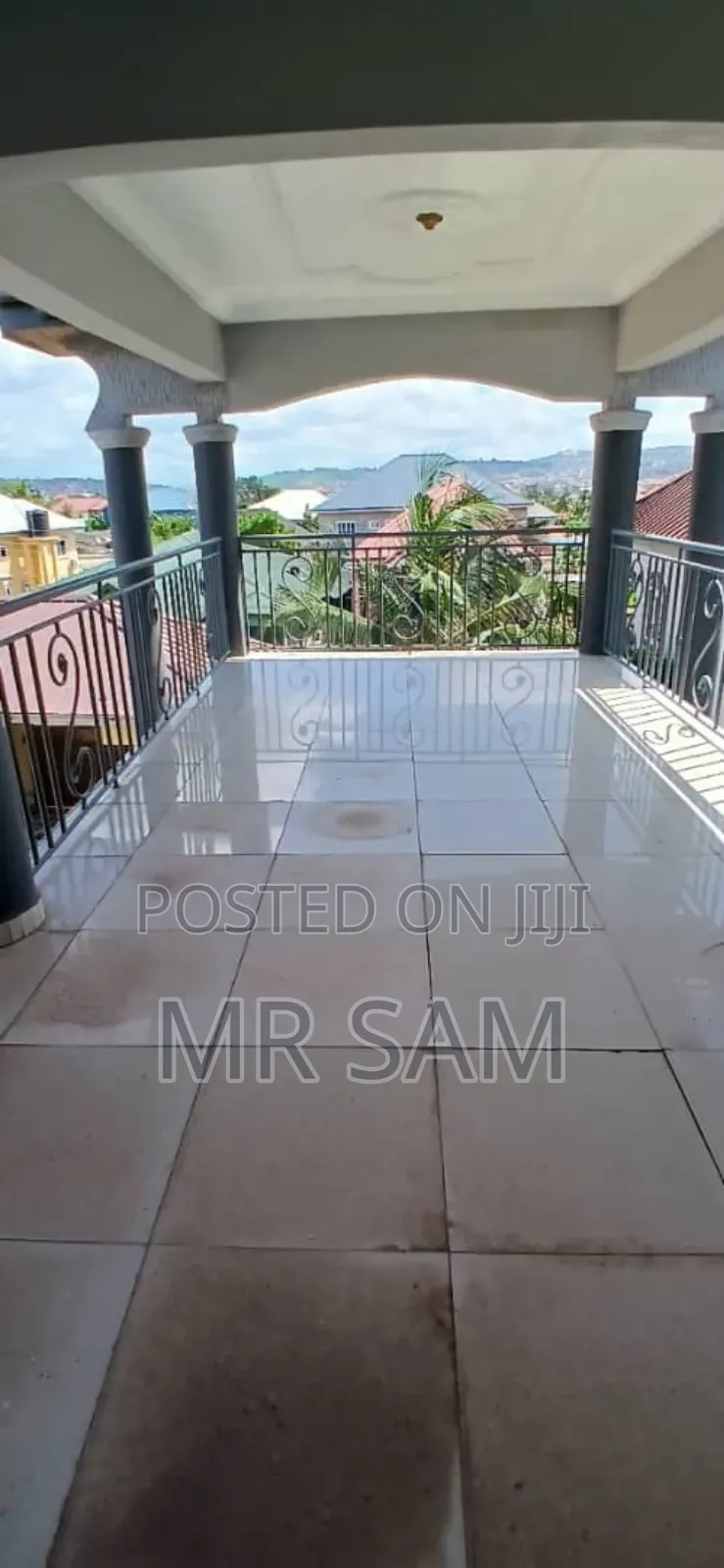 20bdrm House in Sam Properties, West Hills Mall Area for rent