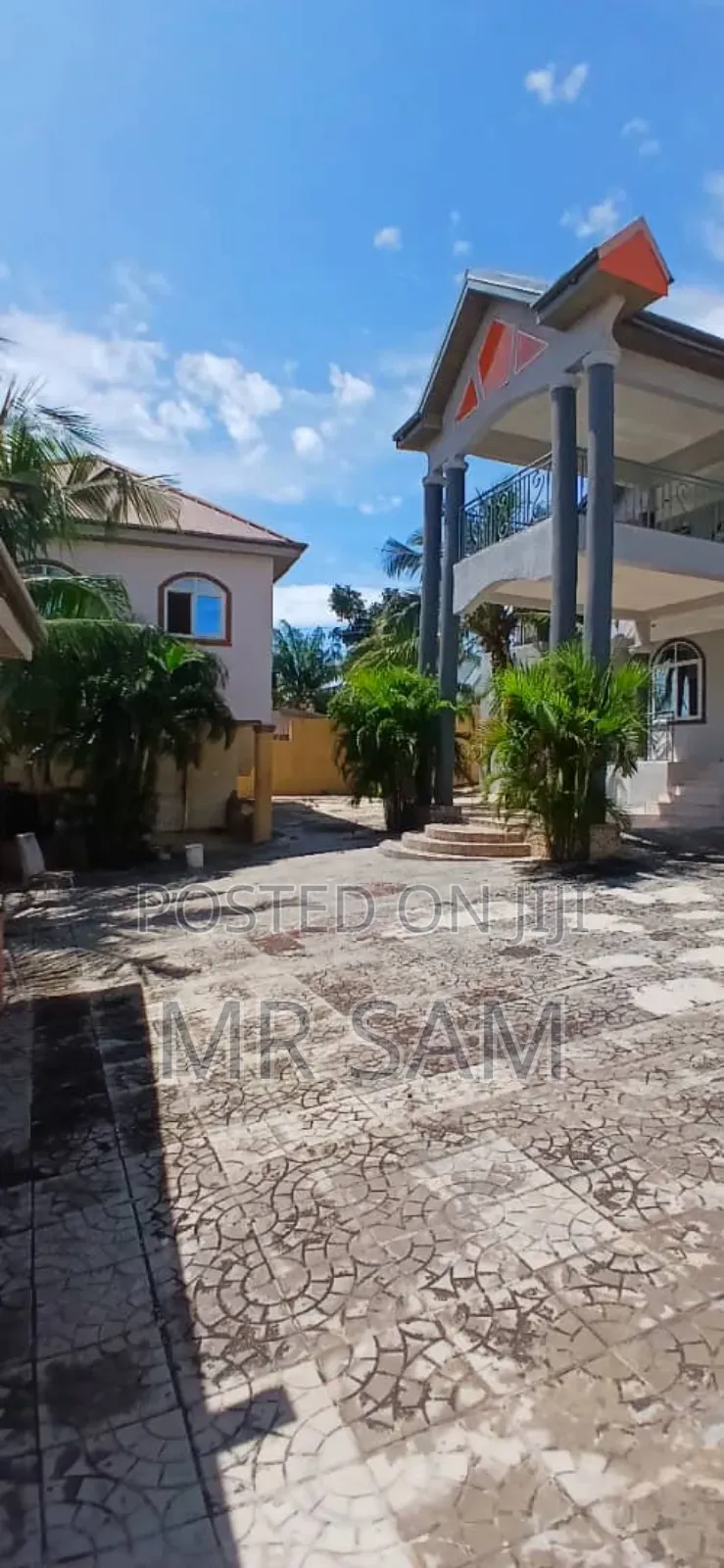 20bdrm House in Sam Properties, West Hills Mall Area for rent