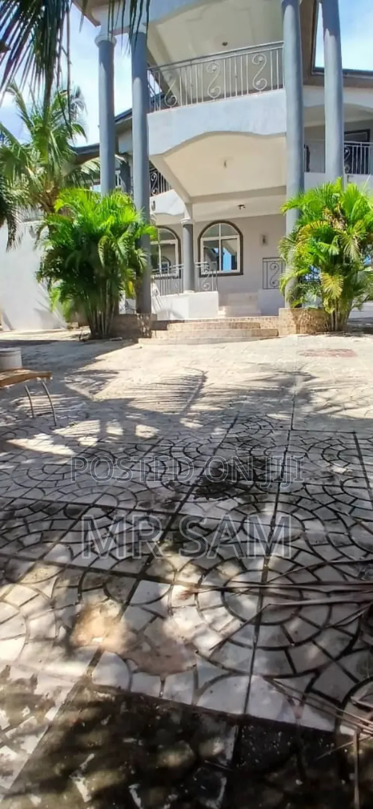20bdrm House in Sam Properties, West Hills Mall Area for rent