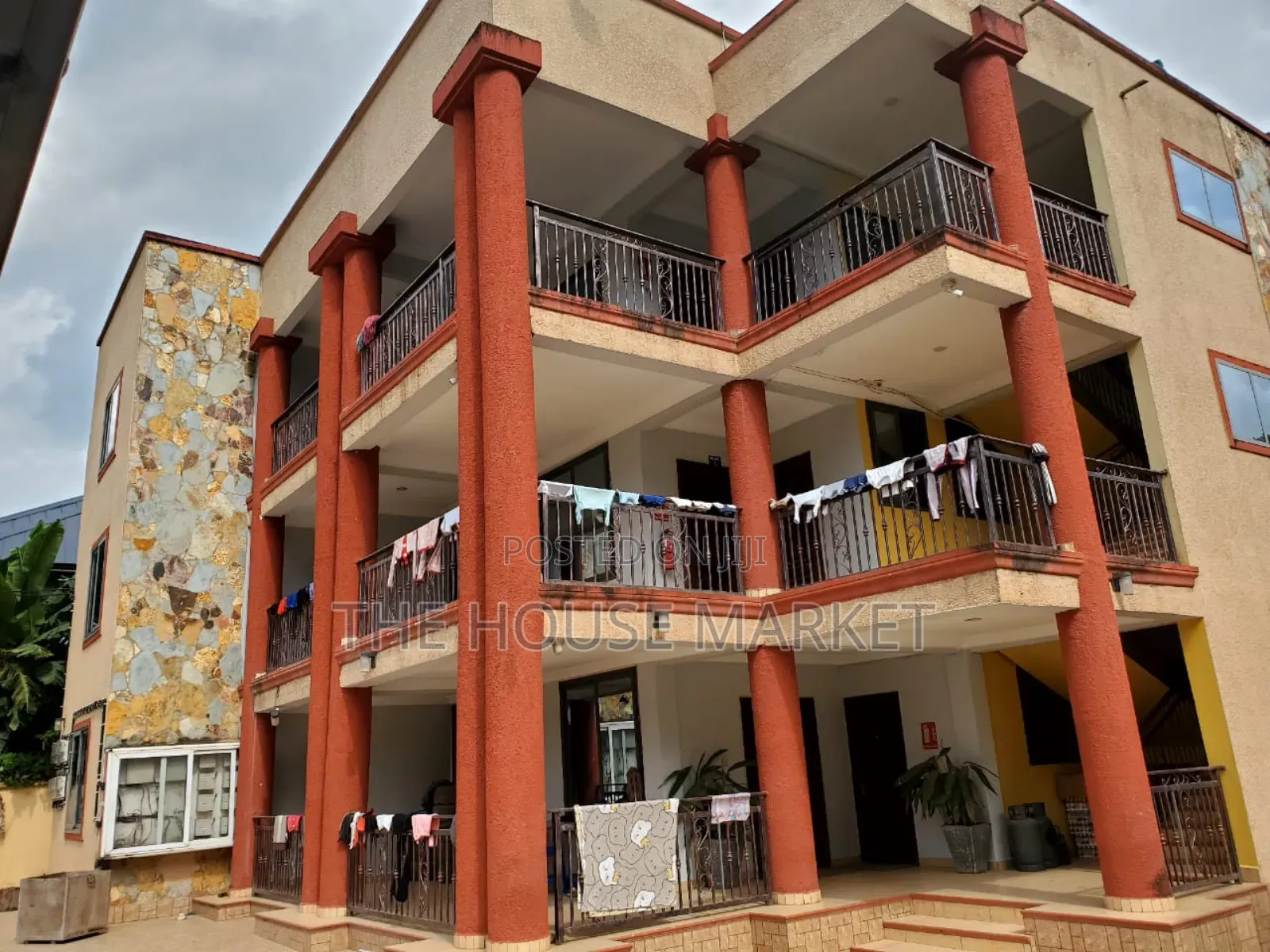 Furnished 2bdrm Block of Flats in Tamso, Tarkwa Nsuaem for rent
