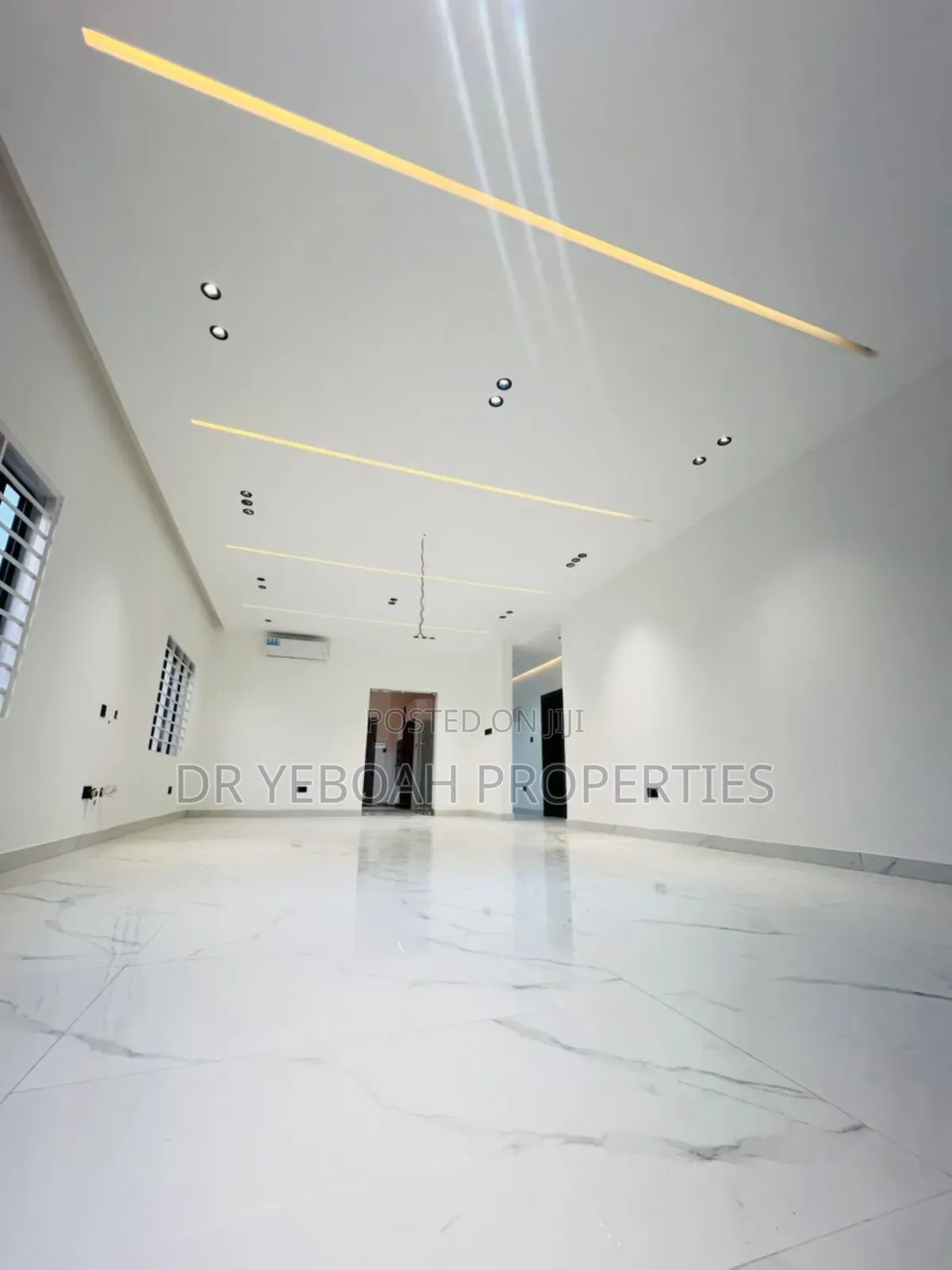 3bdrm Duplex in Oyarifa:- 3 Bedrooms for sale