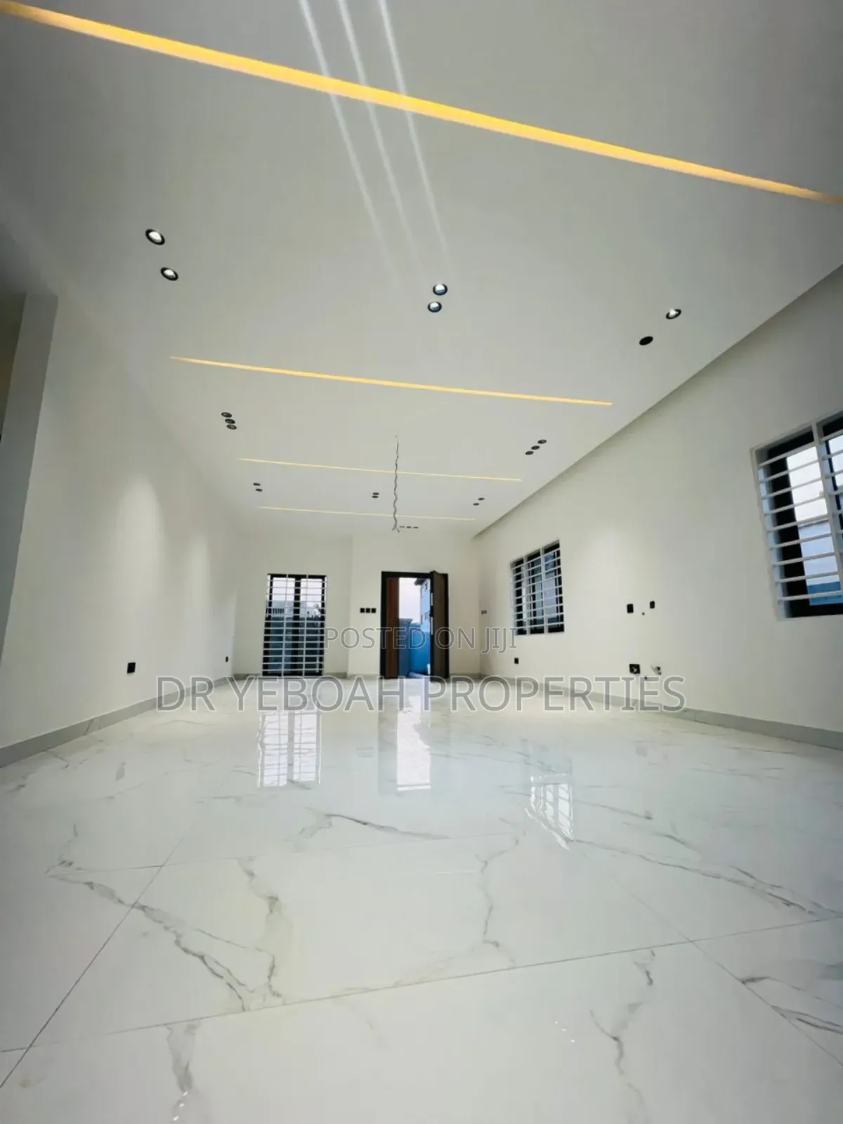 3bdrm Duplex in Oyarifa:- 3 Bedrooms for sale