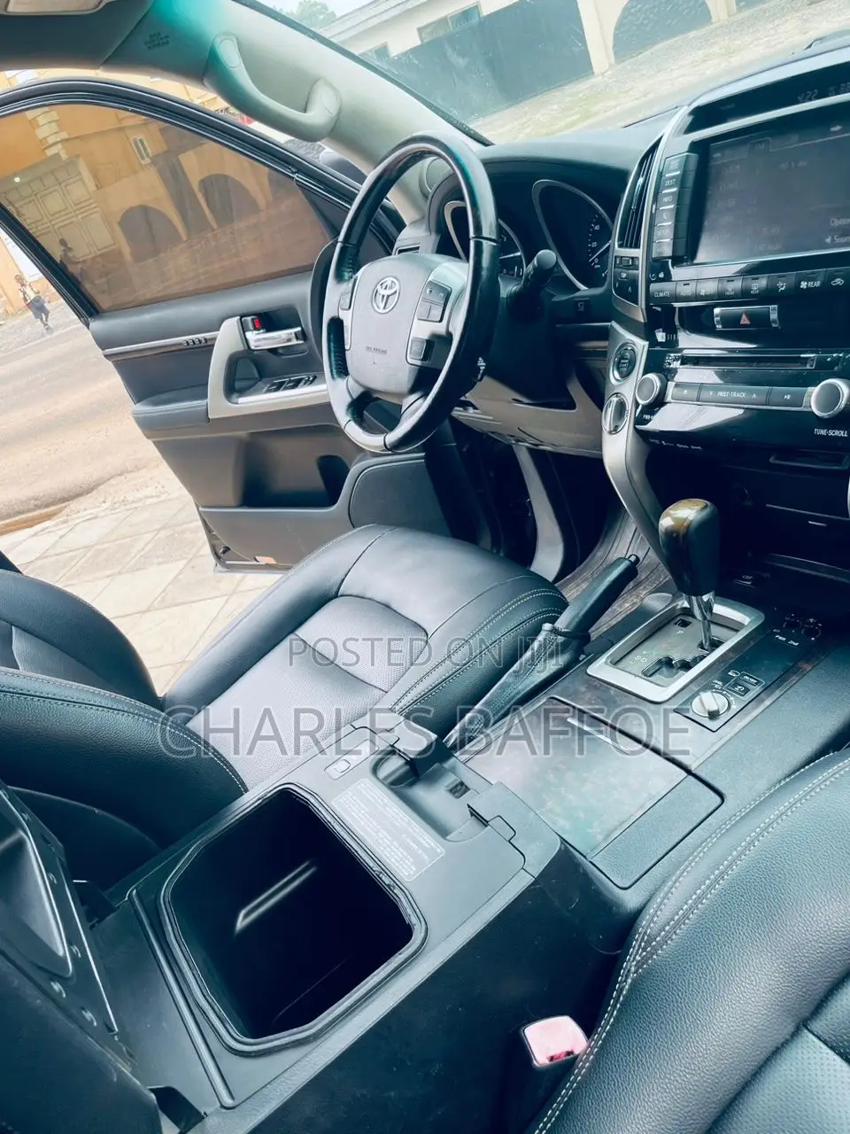 Toyota Land Cruiser 5.7 V8 2014 Black