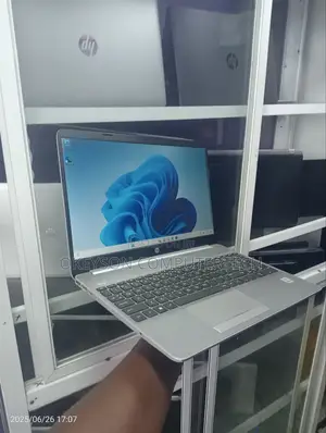 Laptop HP 250 G8 8GB Intel Core I3 SSD 128GB