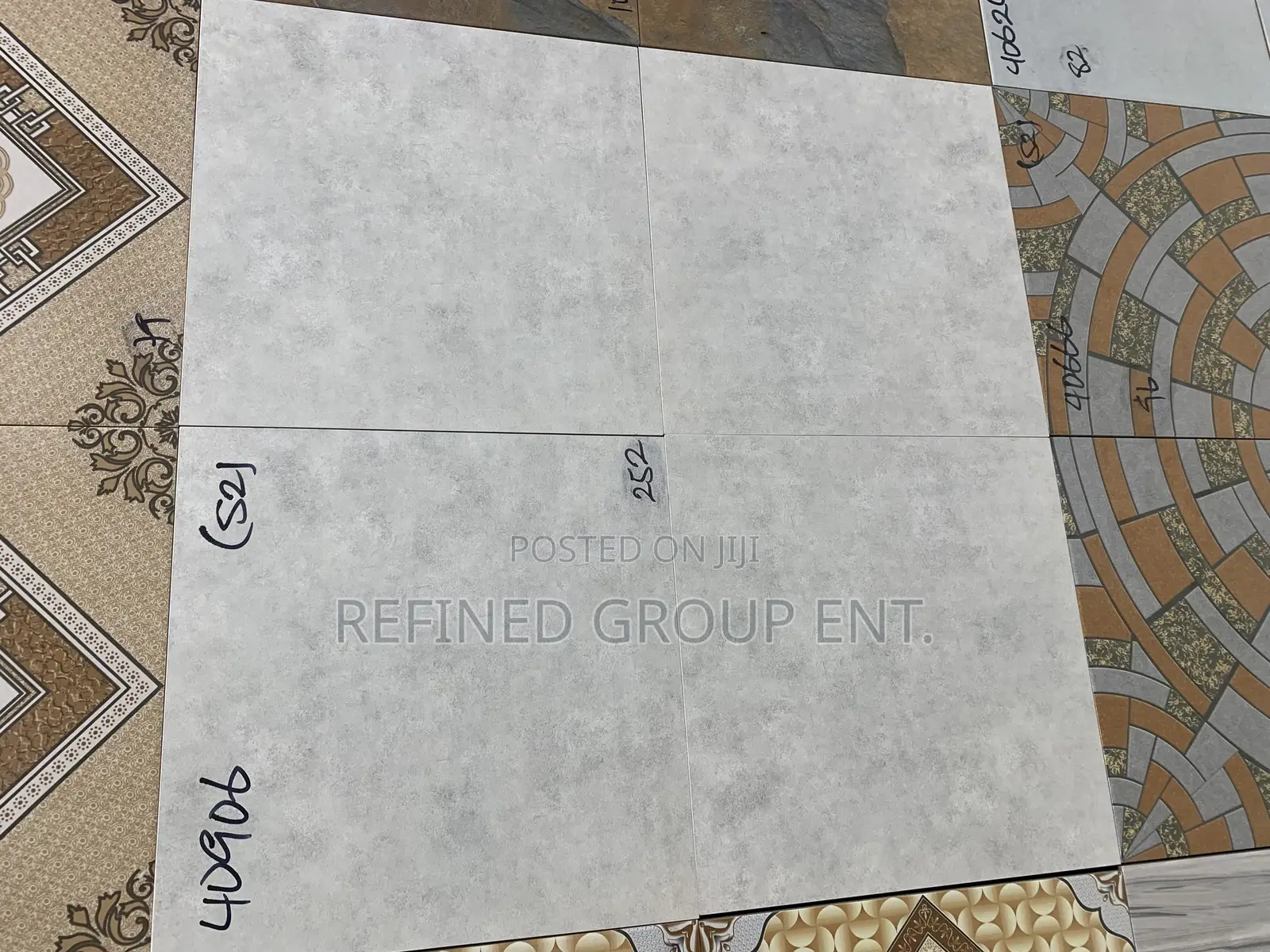 40/40 Floor Tiles