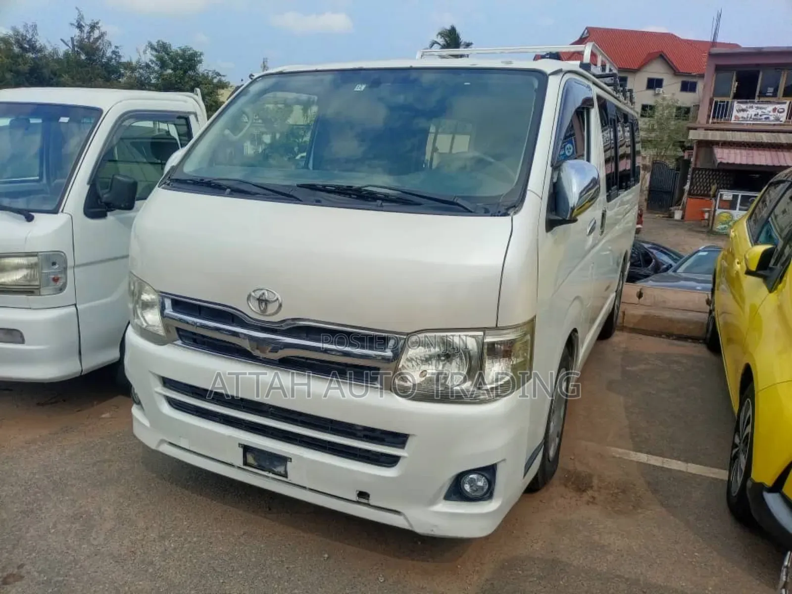 Toyota HiAce 2011 White