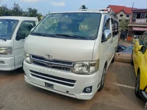 Toyota HiAce 2011 White