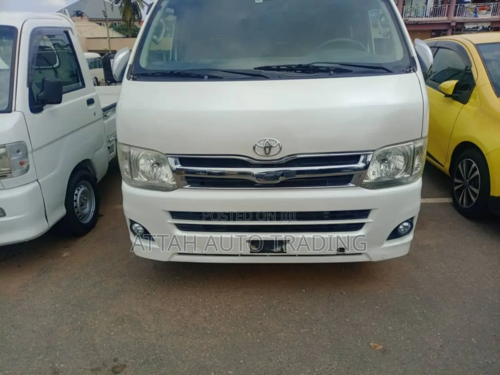 Toyota HiAce 2011 White