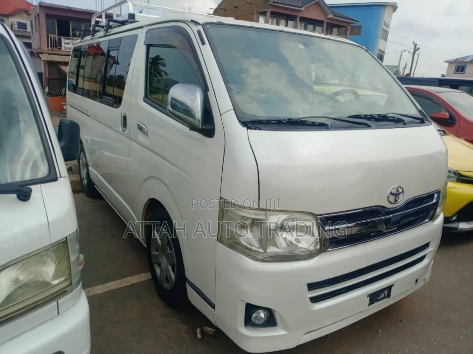 Toyota HiAce 2011 White