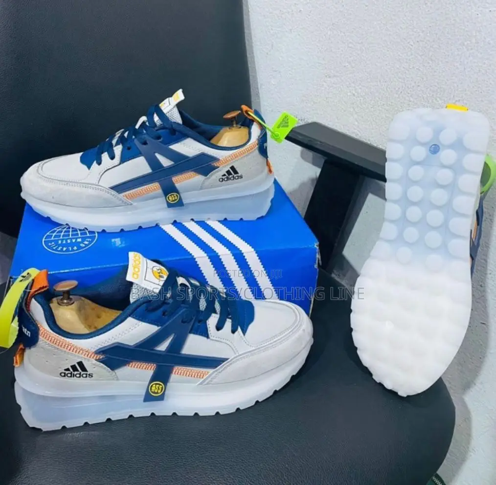 Adidas Sneakers
