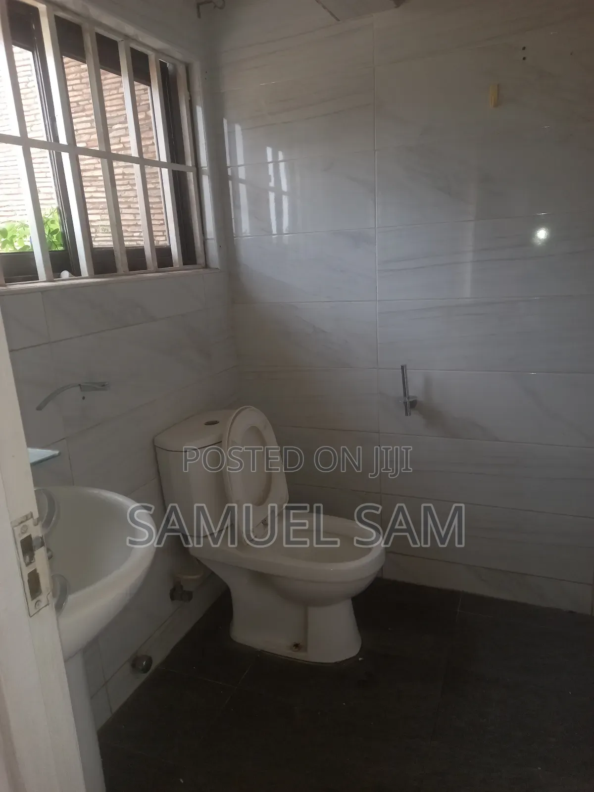 3bdrm House in Tema Community 11 for rent