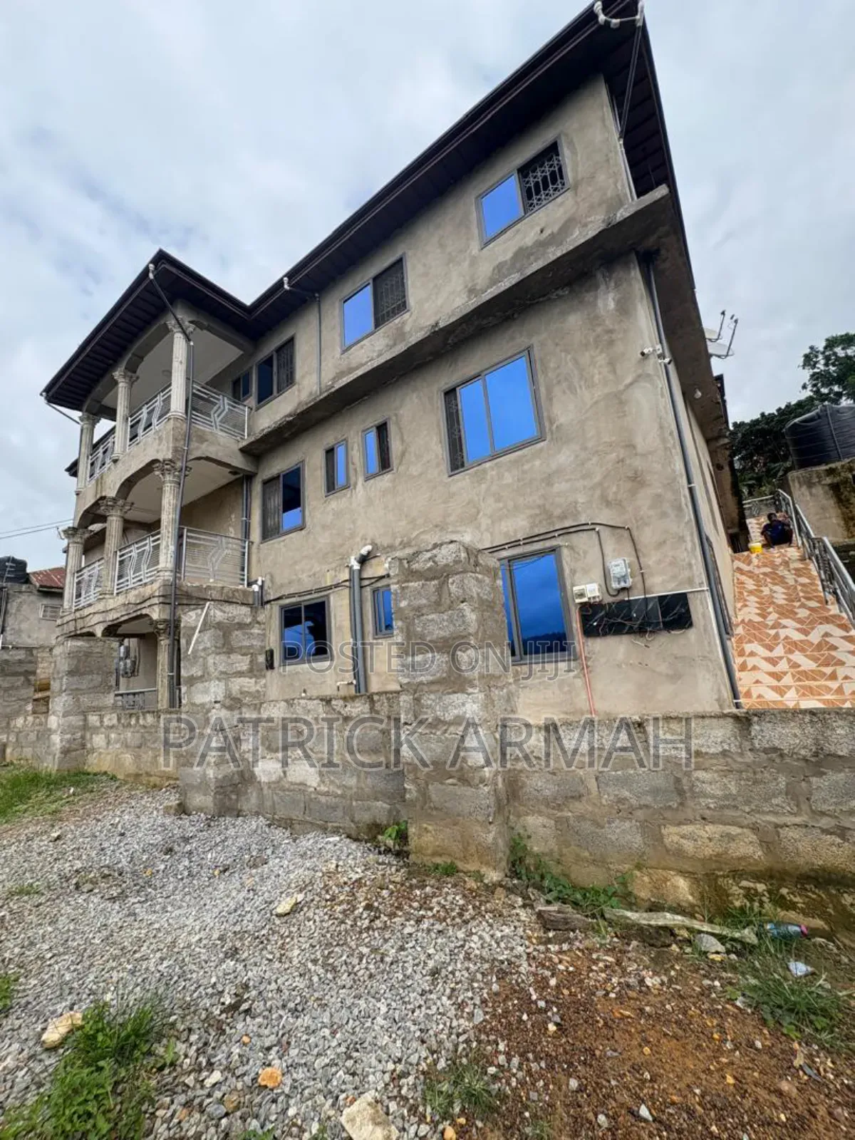 12bdrm Apartment in Tarkwa Nsuaem for sale