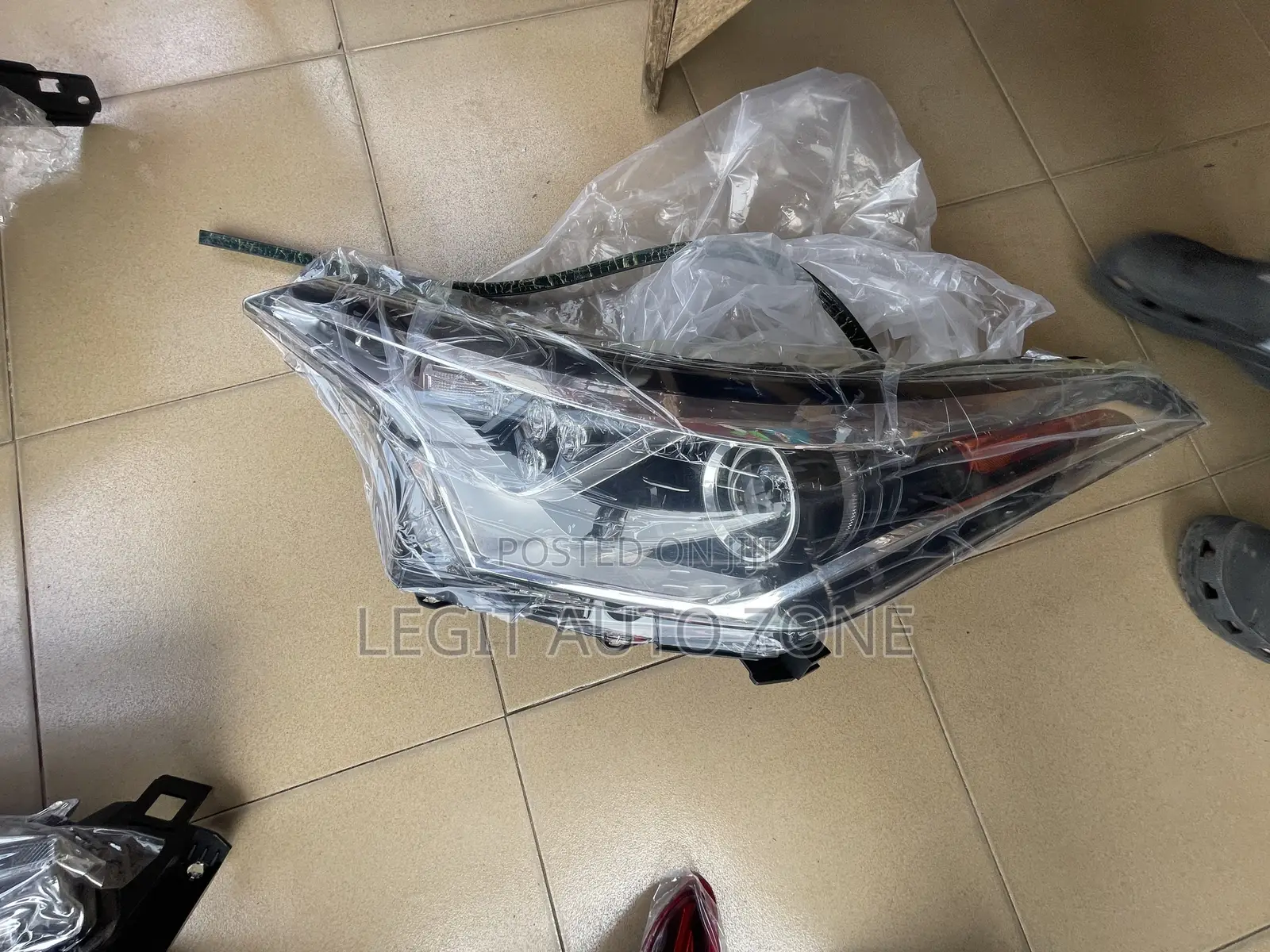 Toyota CHR 2017,2018,2019,2020, Headlight Available