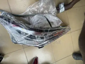 Toyota CHR 2017,2018,2019,2020, Headlight Available