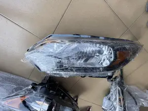 Honda HRV 2017,2018,2019,2020 Headlight Available