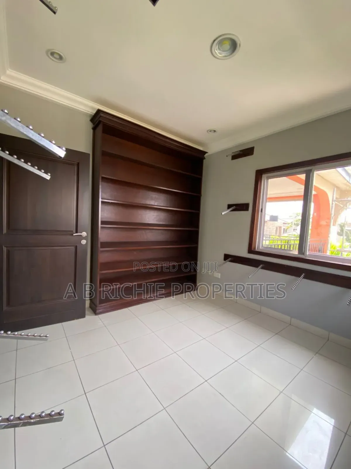 5bdrm House in Ab Richie Properties, Cantonments for sale