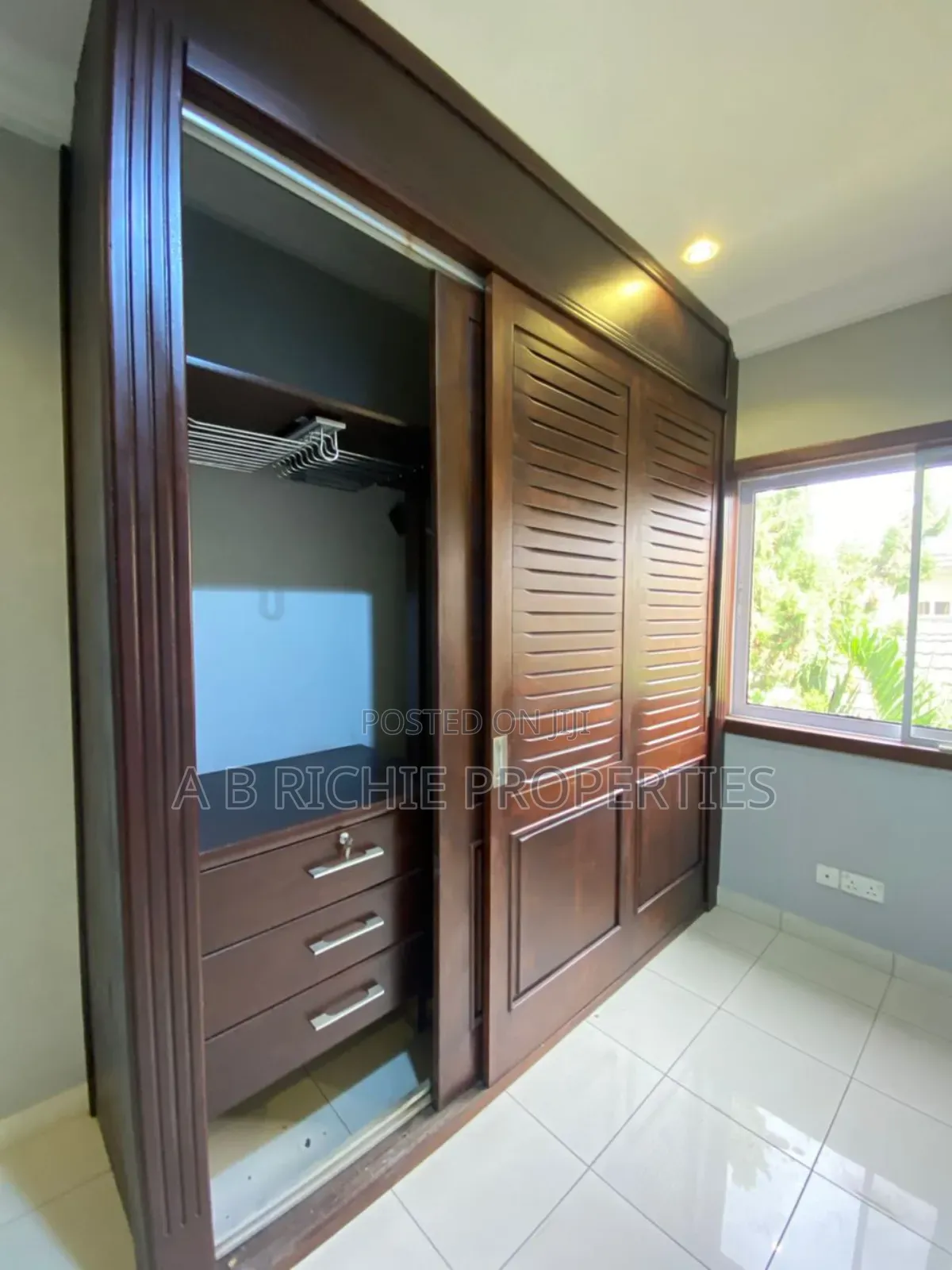 5bdrm House in Ab Richie Properties, Cantonments for sale