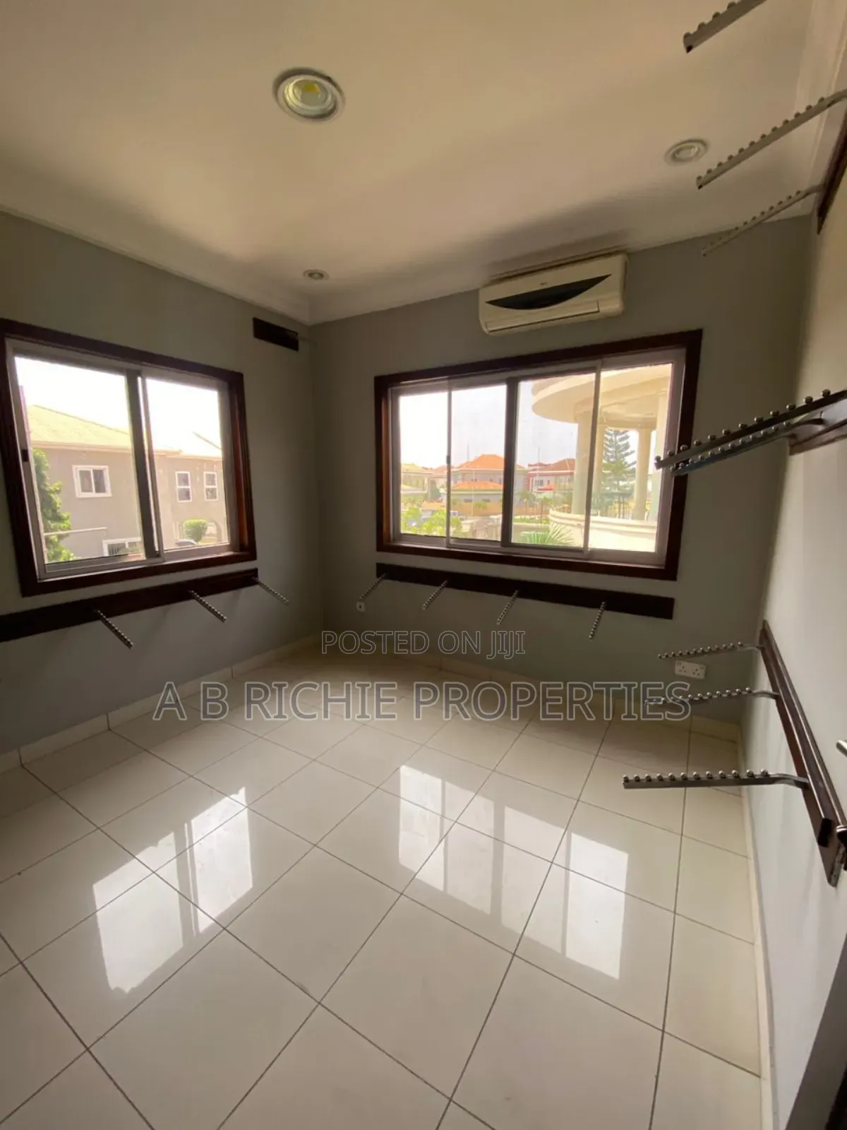 5bdrm House in Ab Richie Properties, Cantonments for sale
