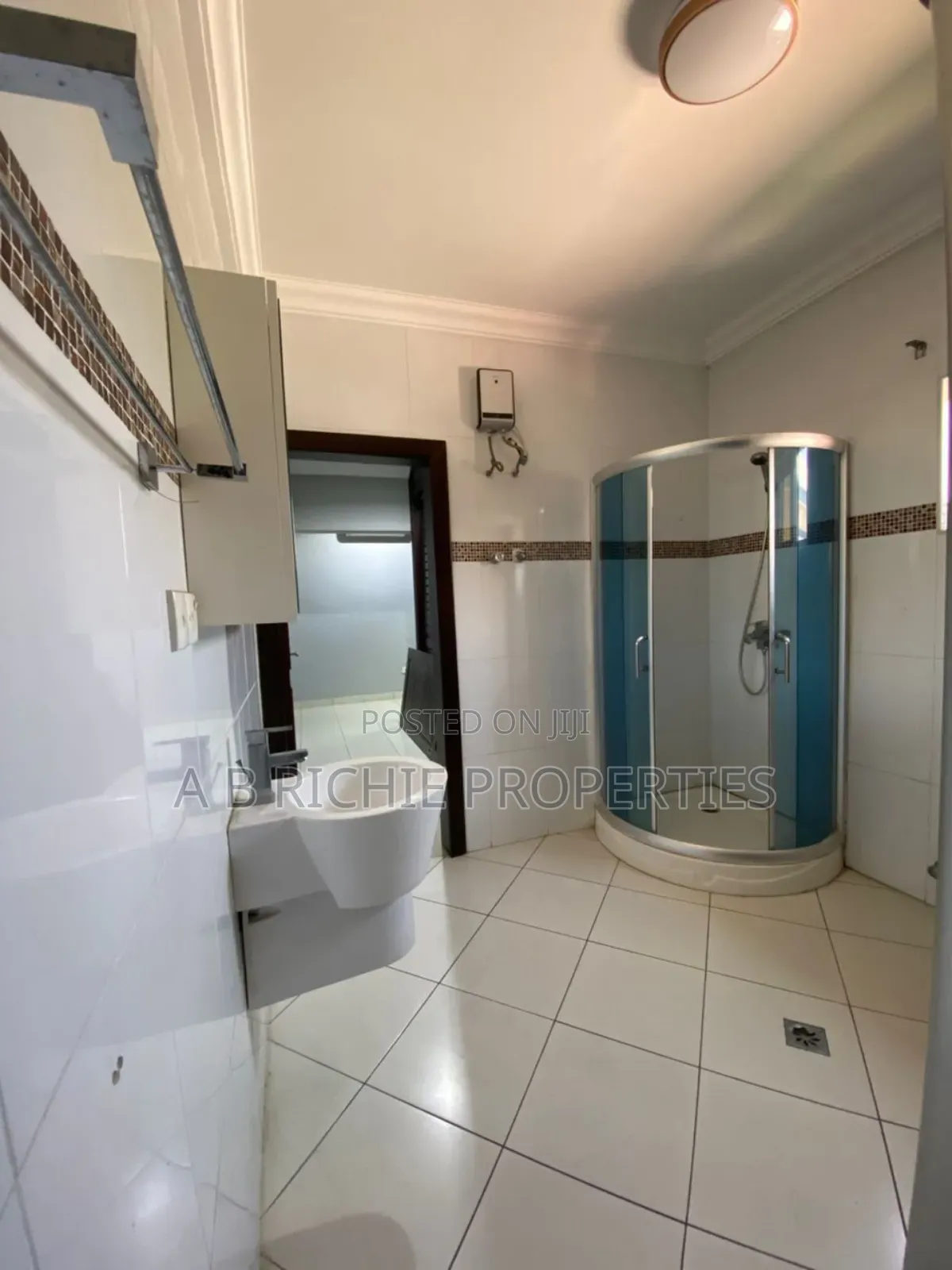 5bdrm House in Ab Richie Properties, Cantonments for sale