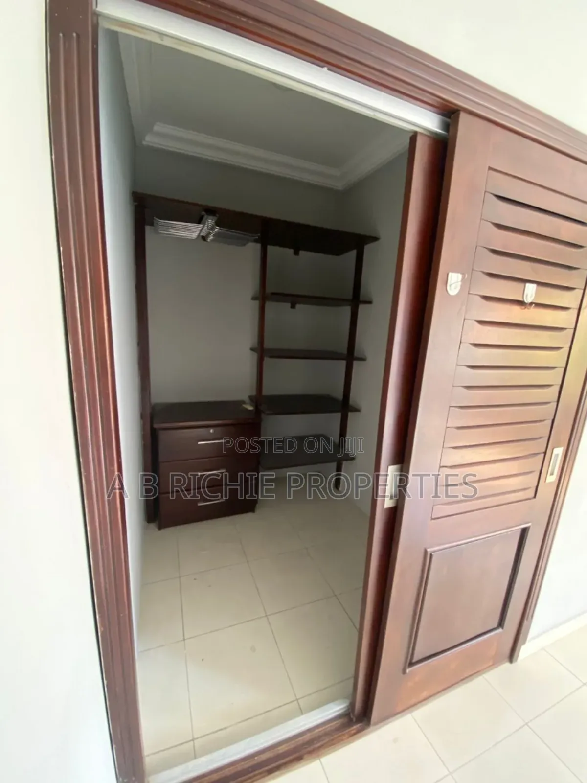 5bdrm House in Ab Richie Properties, Cantonments for sale