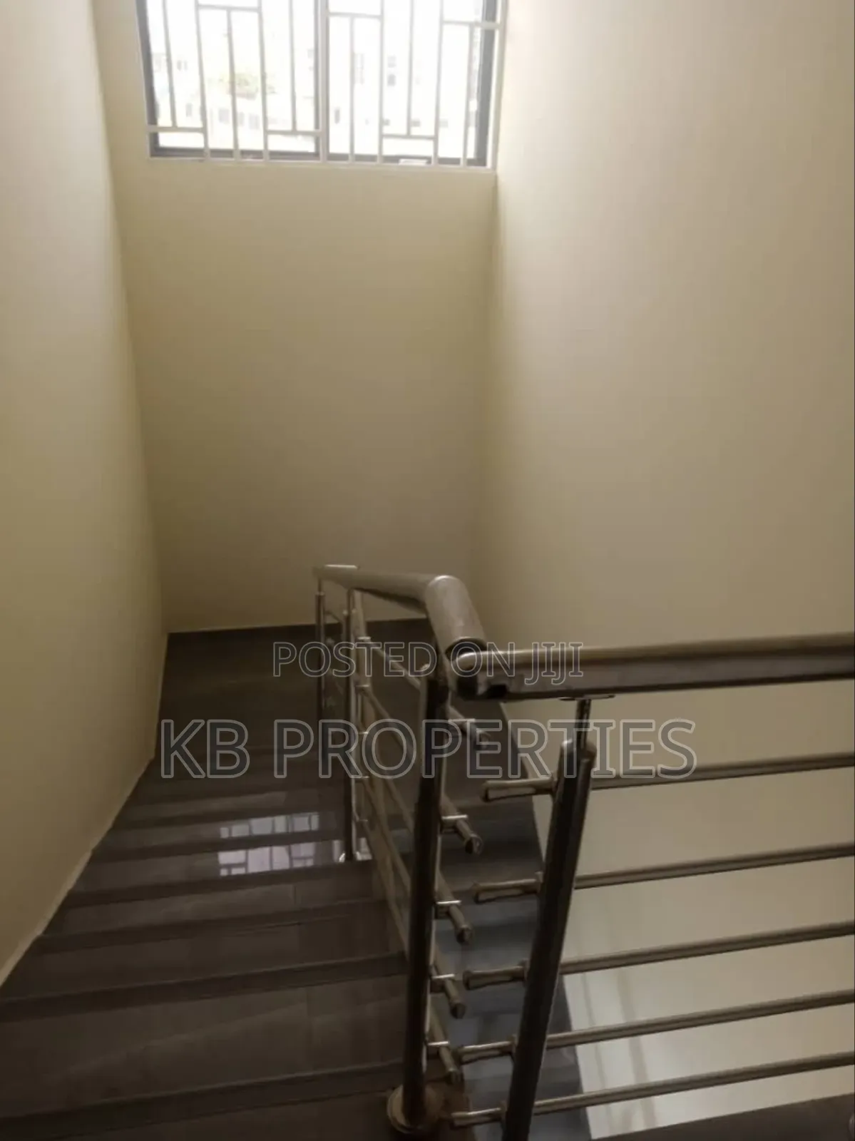 4bdrm Duplex in Kb Properties, Spintex for rent