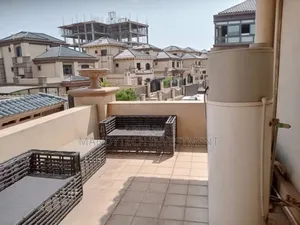 5bdrm Mansion in Adjiriganor for sale