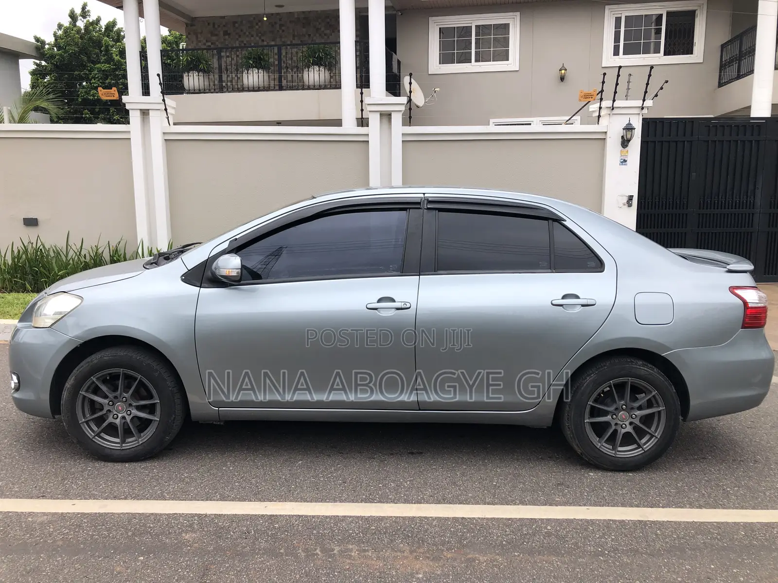 Toyota Belta 2010 Gray
