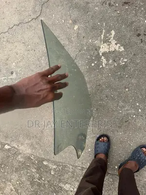 Brand New Hyundai Accent Door Glass